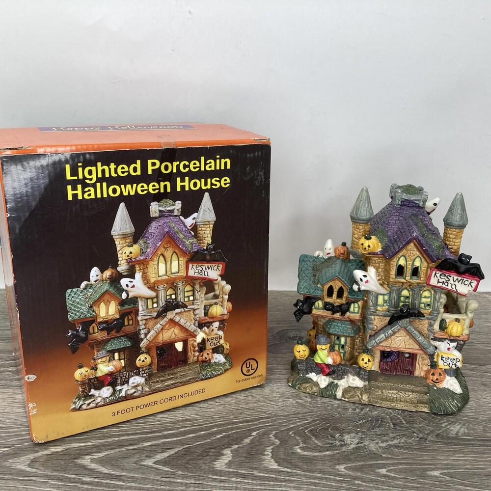 LIGHTED PORCELAIN SCARY HALLOWEEN HOUSE KESWICK HALL 3 FT POWER CORD